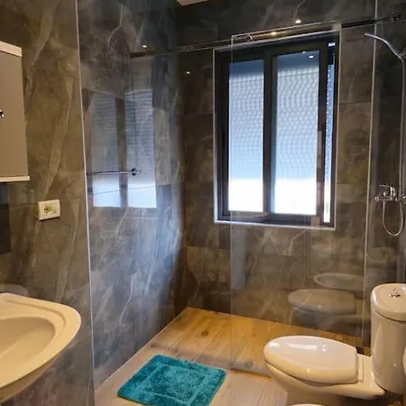 Apartment Center Apartment! *